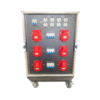 Distro de corriente con toma de 4x63amp, 3 fases neutro y tierra, con reloj 3 en 1 Ecras, pilotos indicadores de voltaje por fase , 4 tomas dobles de 220v totalizador de 3 fases , cara posterior : 4 tomas dobles eaton de 110v . 6 tomas 4X32amp montado en rack de ruedas con herrajes americanos.